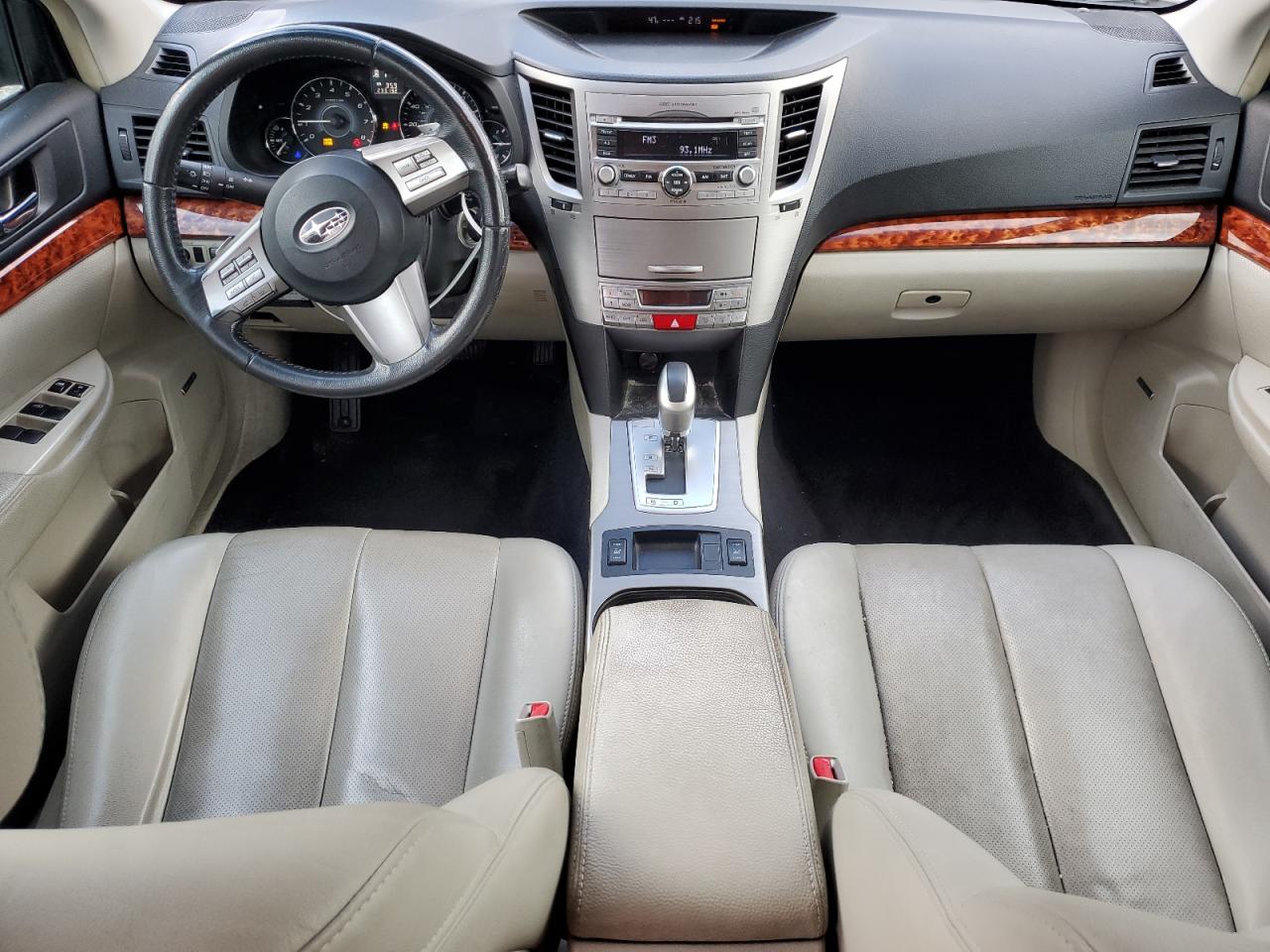 2010 Subaru Outback - Image 8