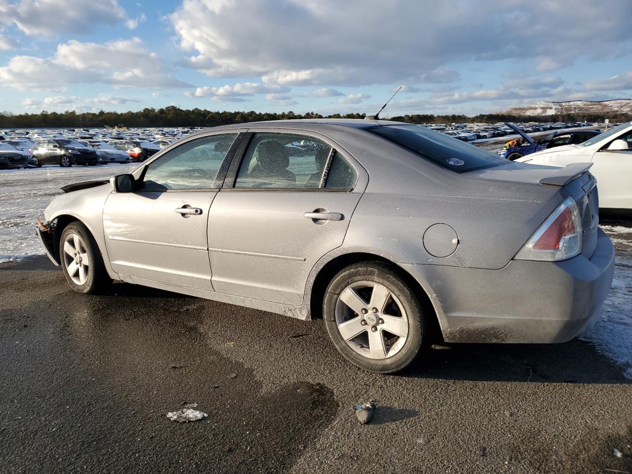 2007 Ford Fusion - Image 2