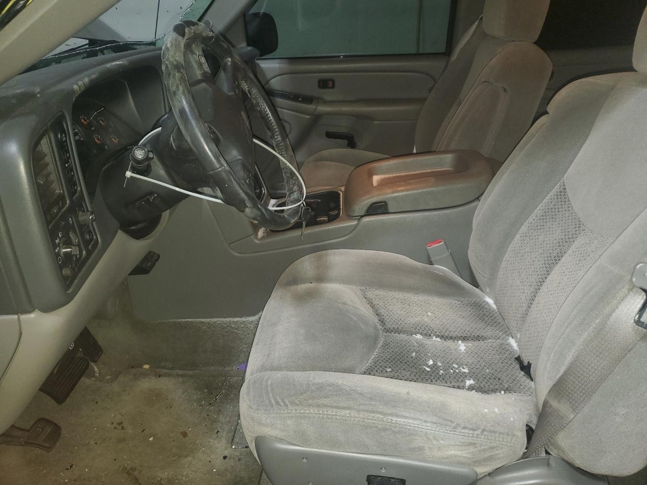2004 Chevrolet Tahoe - Image 7