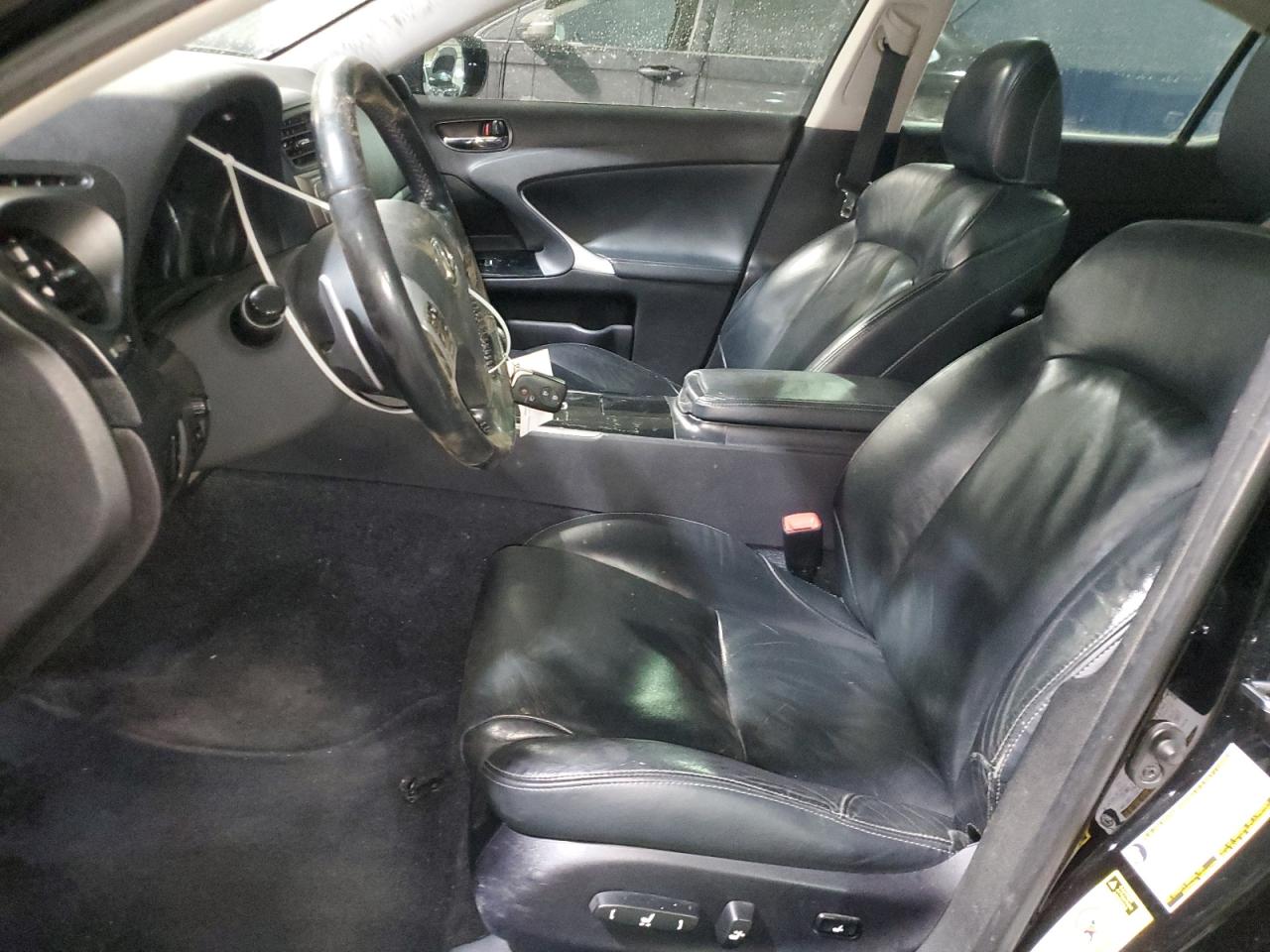 2011 Lexus IS - Image 7