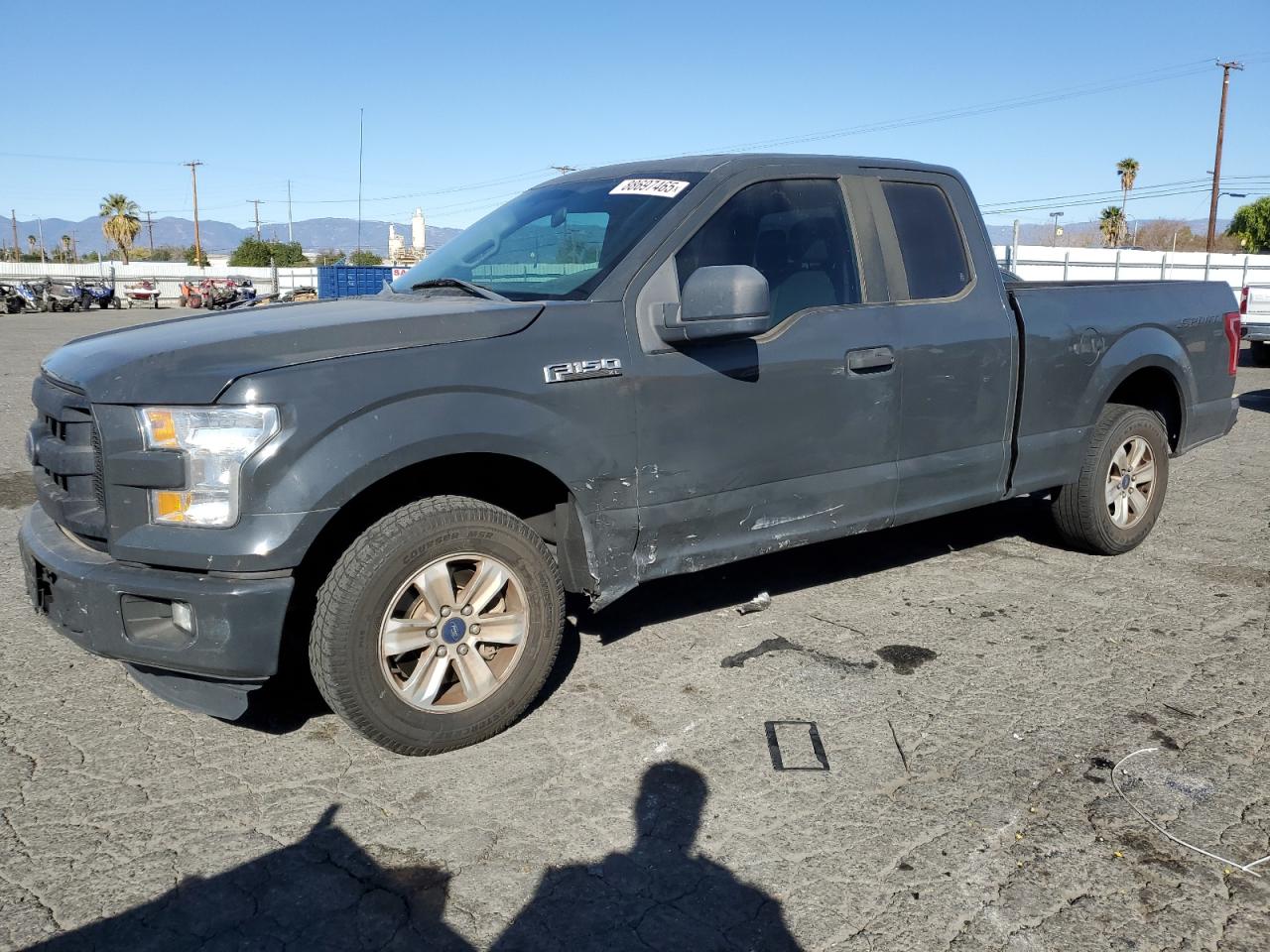 VIN 1FTEX1CP0GKF70952 2016 FORD F-150 no.1