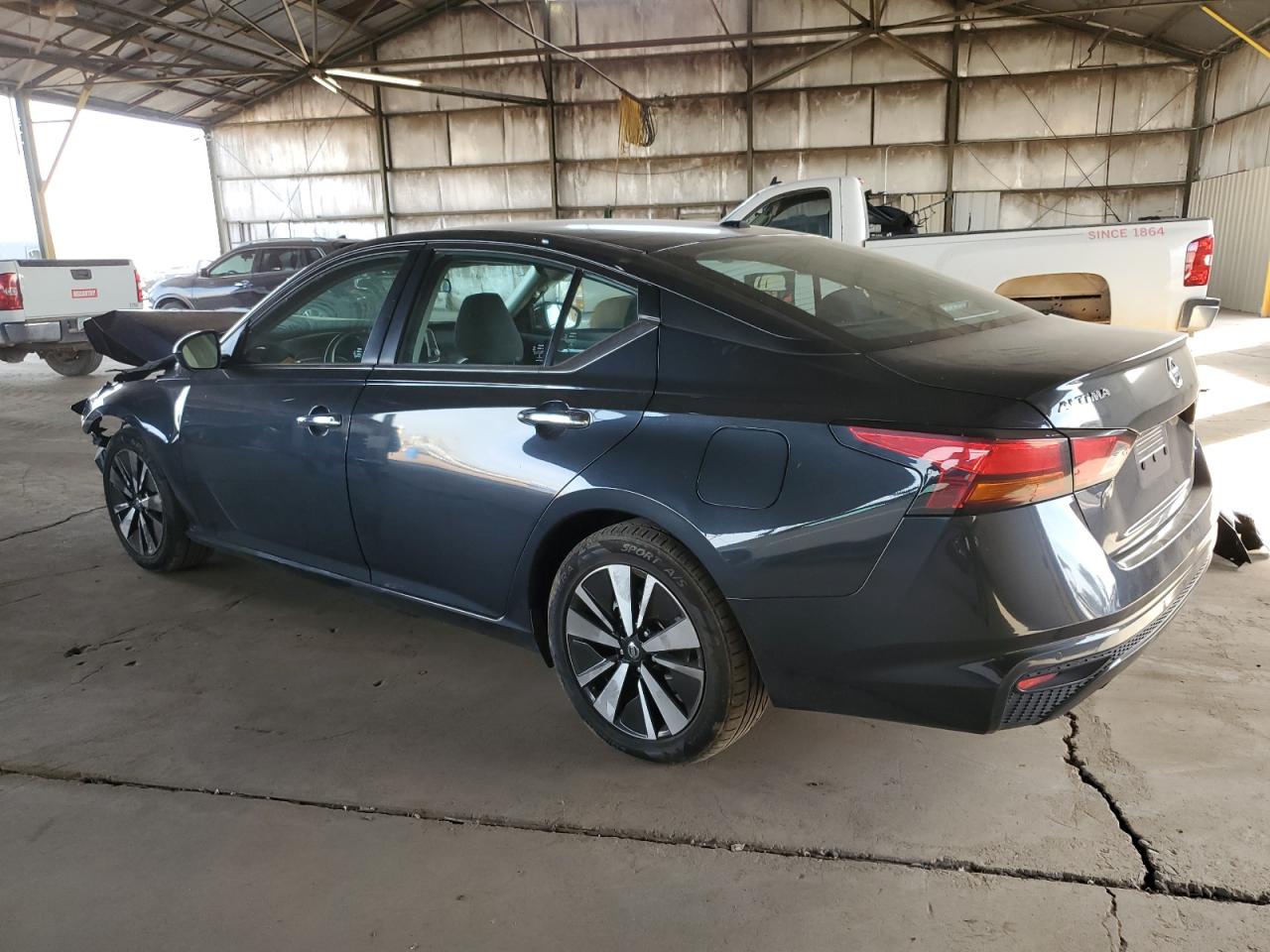 2021 Nissan Altima - Image 2