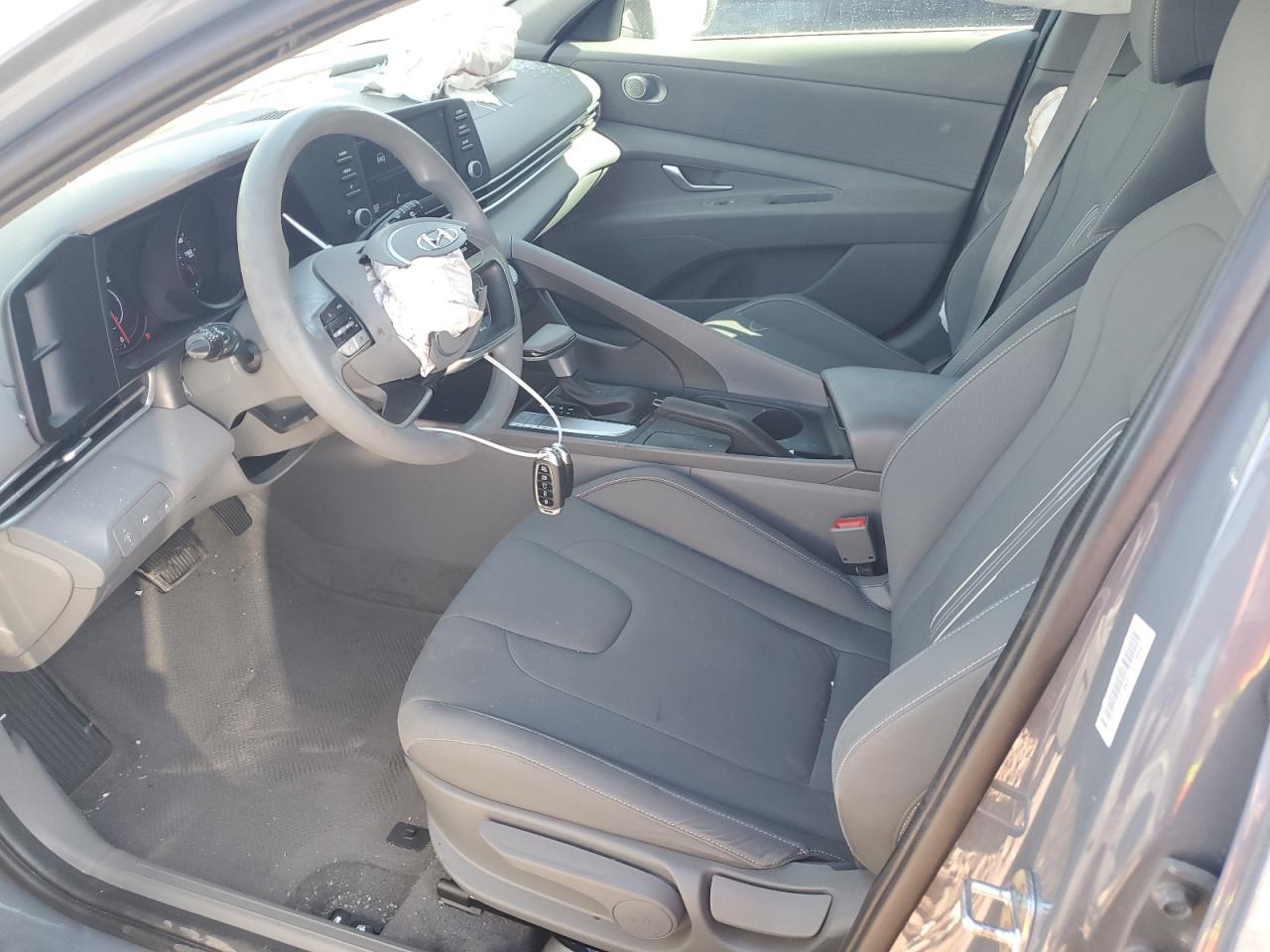 2023 Hyundai Elantra - Image 7