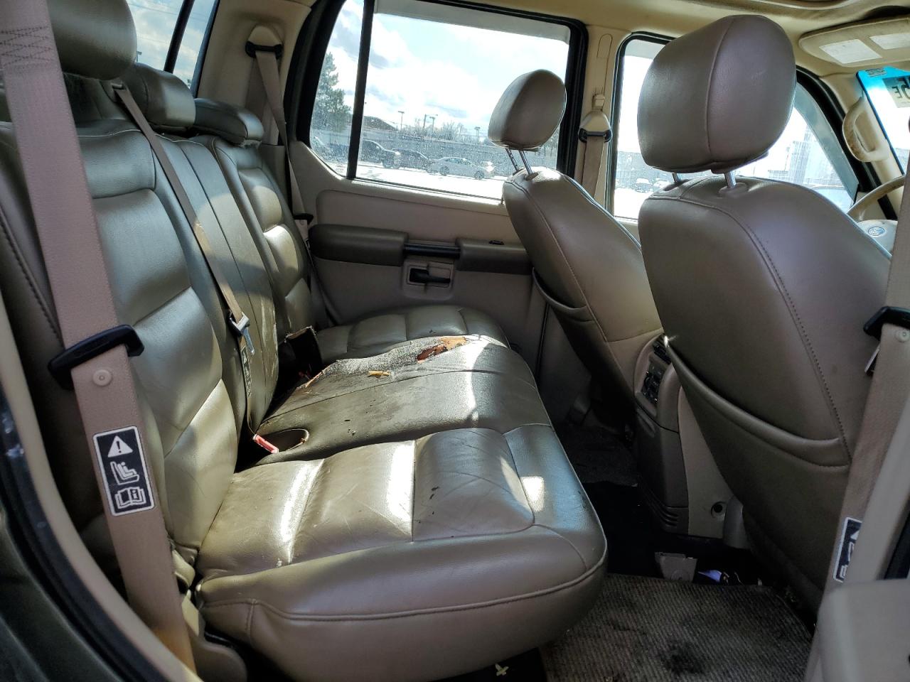 2003 Ford Explorer - Image 10
