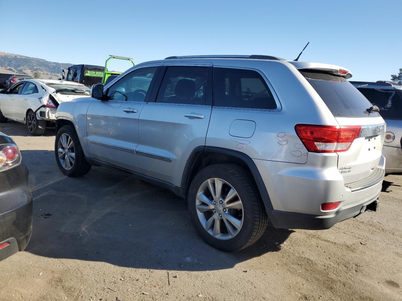 2013 Jeep Grand Cherokee - Image 2