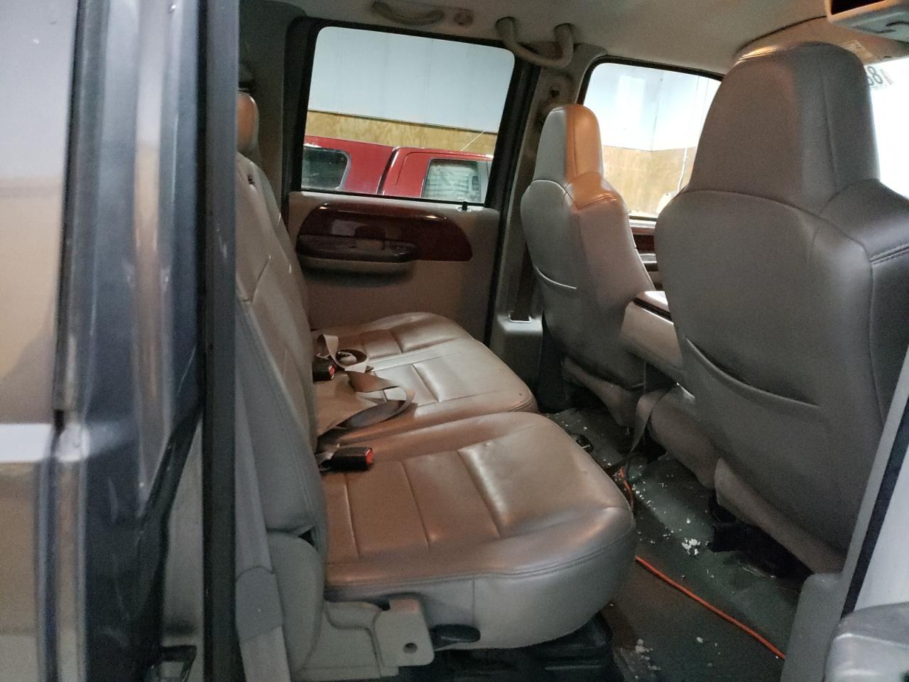 2007 Ford F250 - Image 10