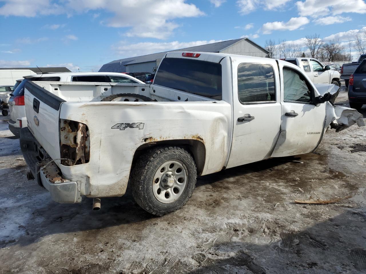 2011 Chevrolet Silverado - Image 3