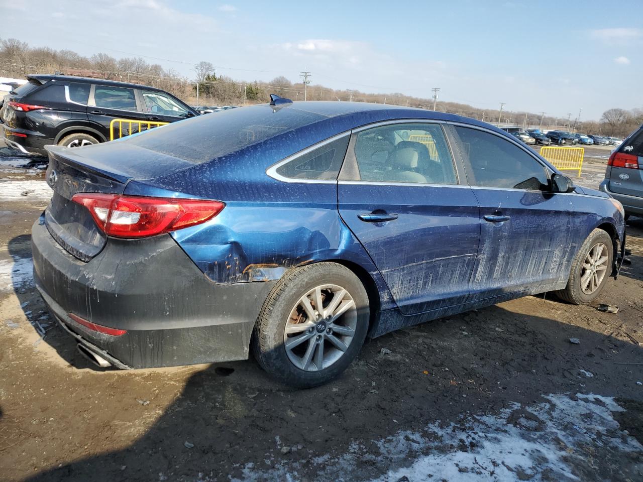 2015 Hyundai Sonata - Image 3