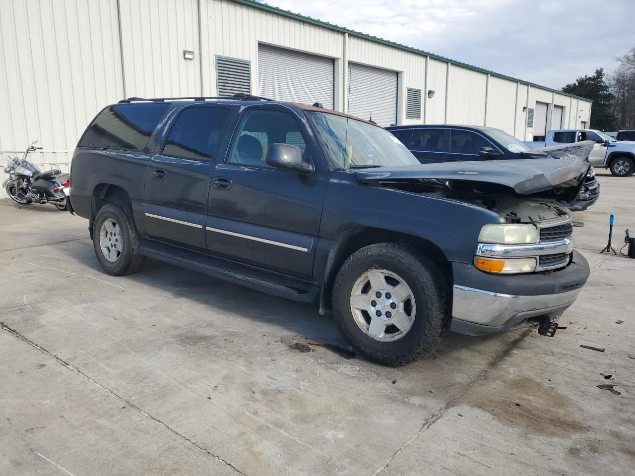 2004 Chevrolet Suburban - Image 4