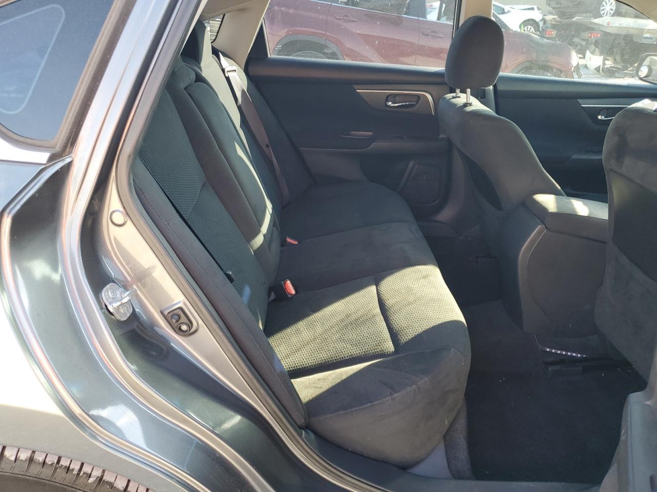 2015 Nissan Altima - Image 10