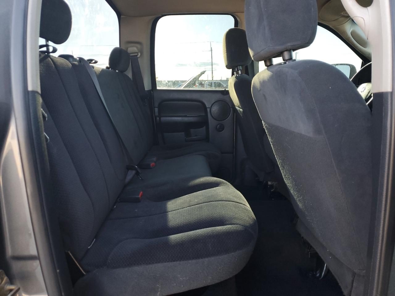 2004 Dodge RAM - Image 10