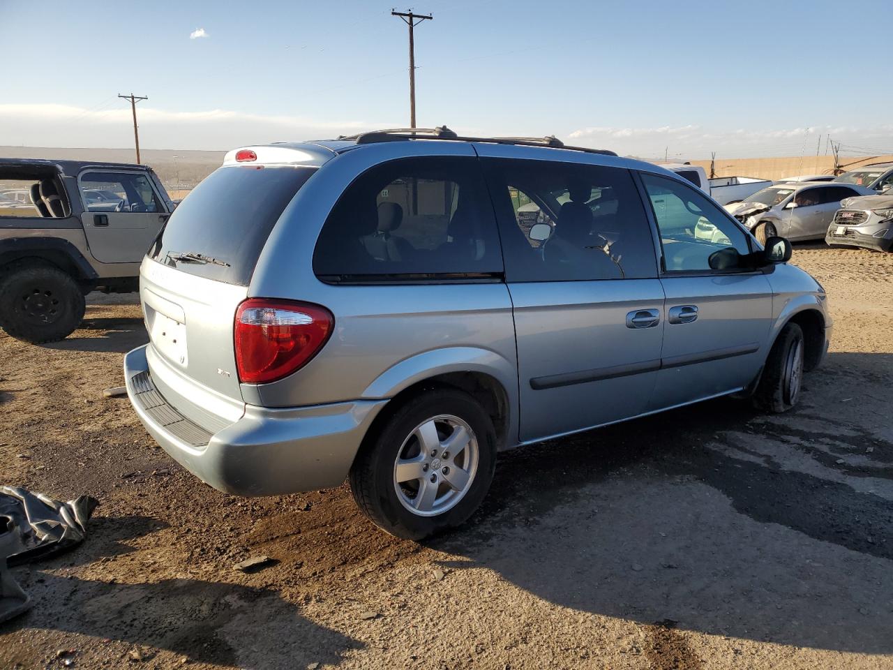 2005 Dodge Caravan - Image 3
