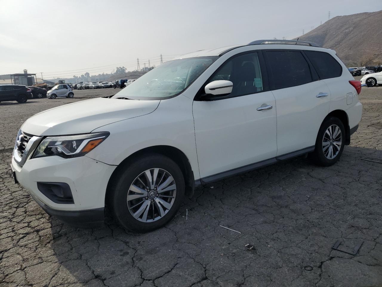 2018 Nissan Pathfinder - Image 1