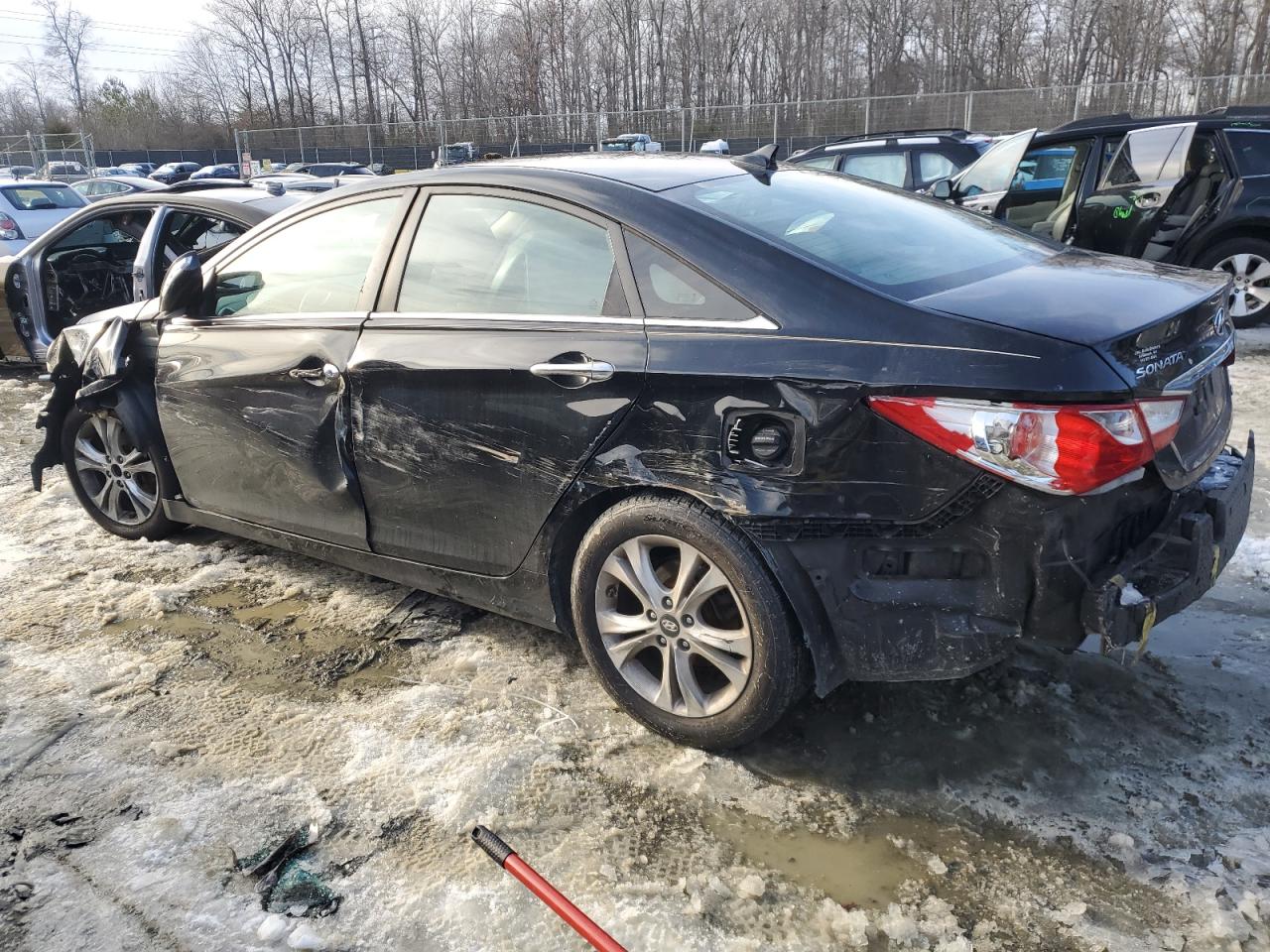 2011 Hyundai Sonata - Image 2