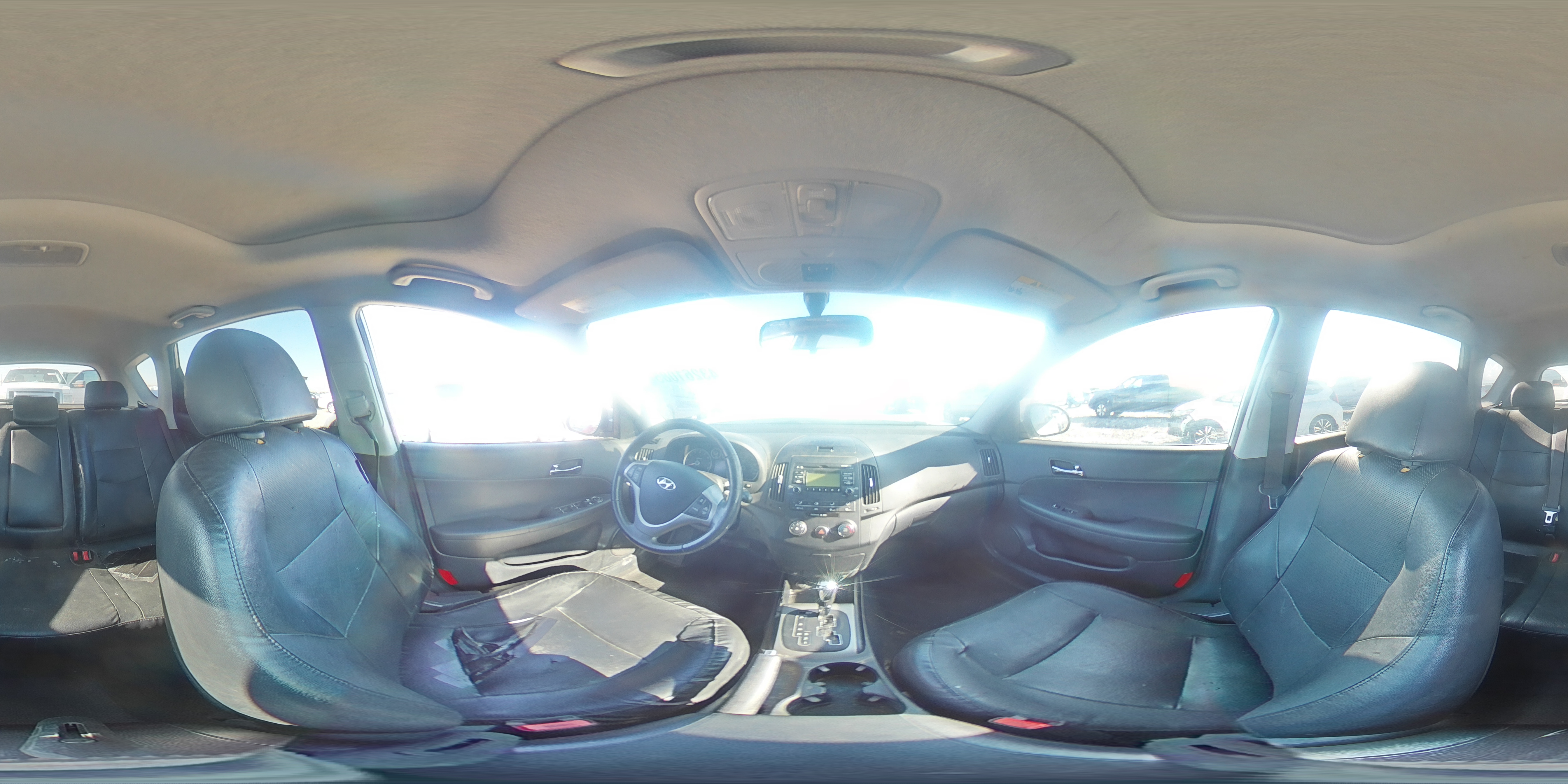 2012 Hyundai Elantra - Image 14