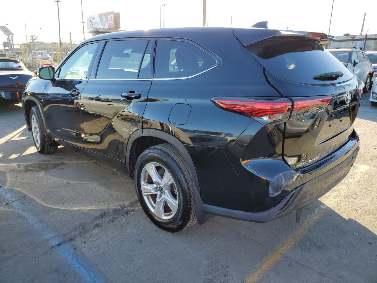 2021 Toyota Highlander - Image 2