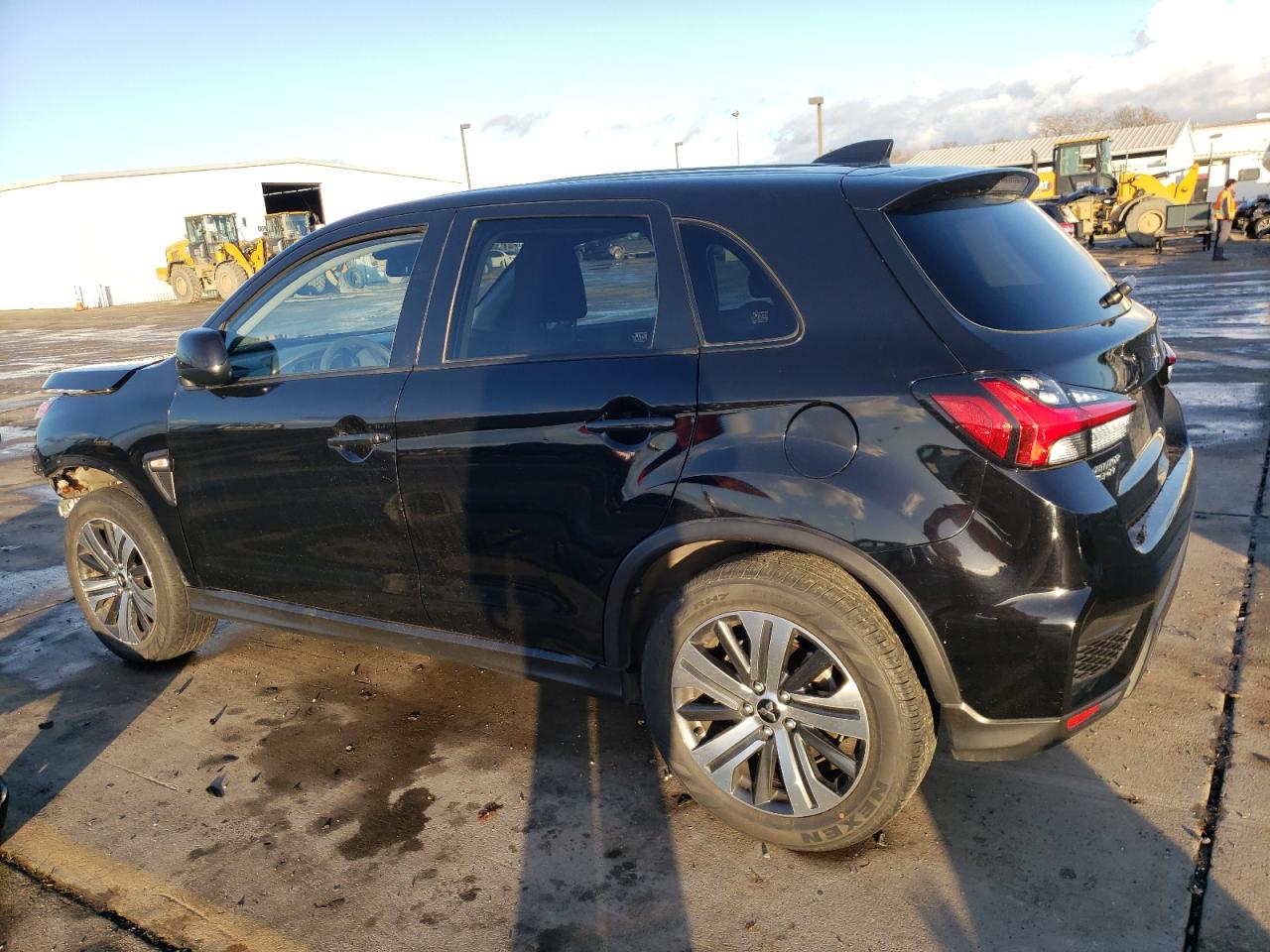 2021 Mitsubishi Outlander - Image 2