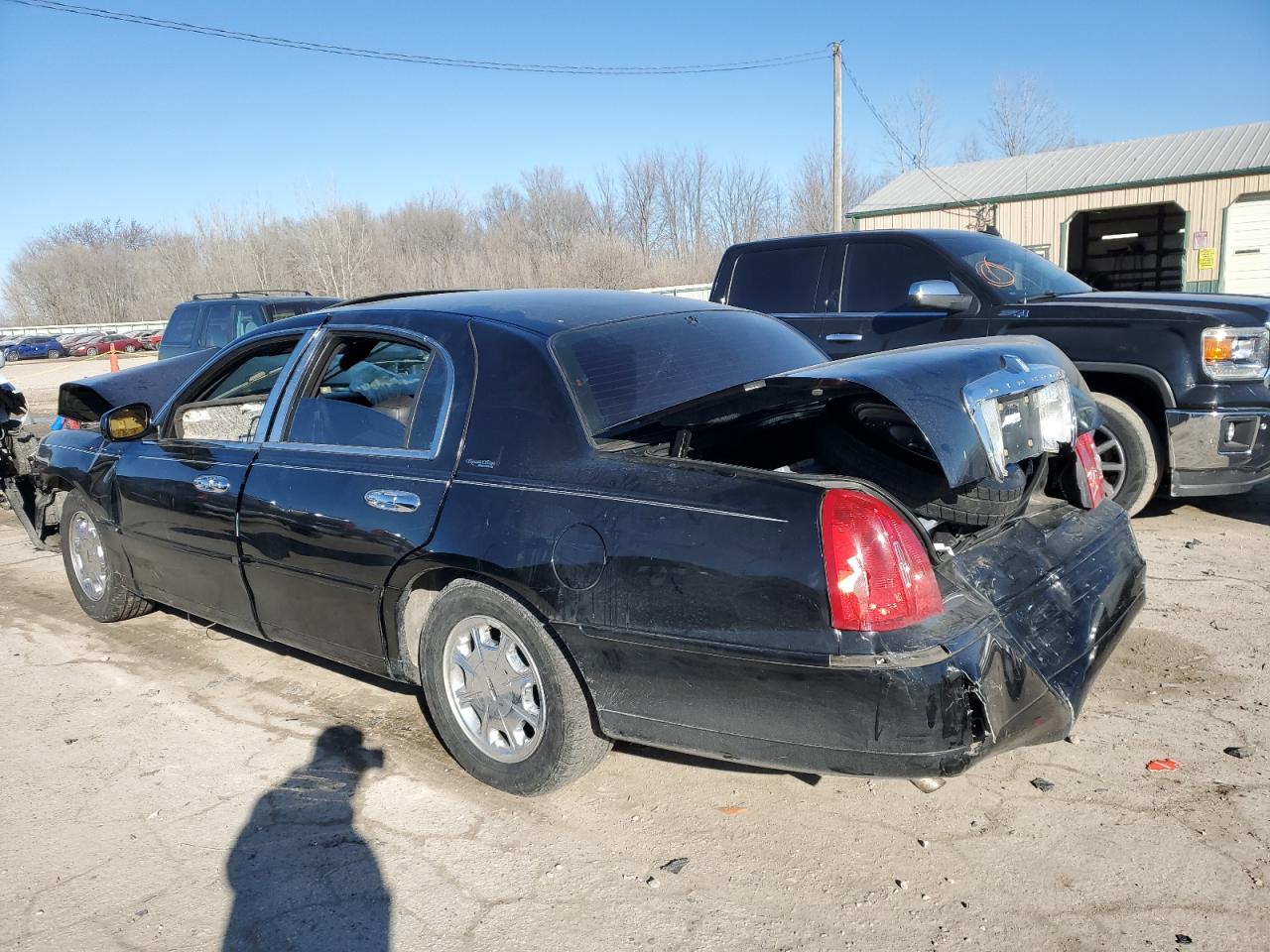 1998 Lincoln Town Car - Image 2