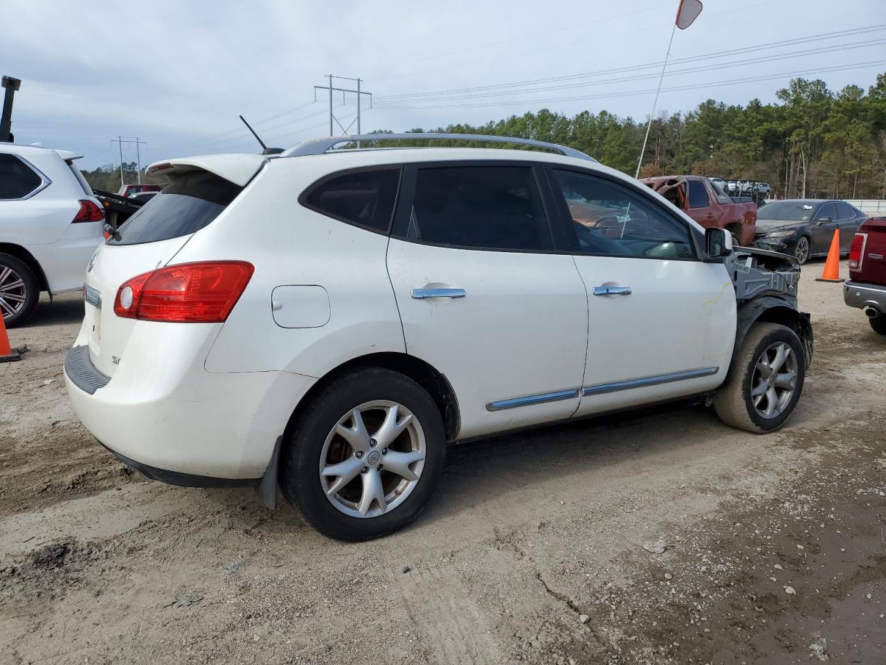 2011 Nissan Rogue - Image 3