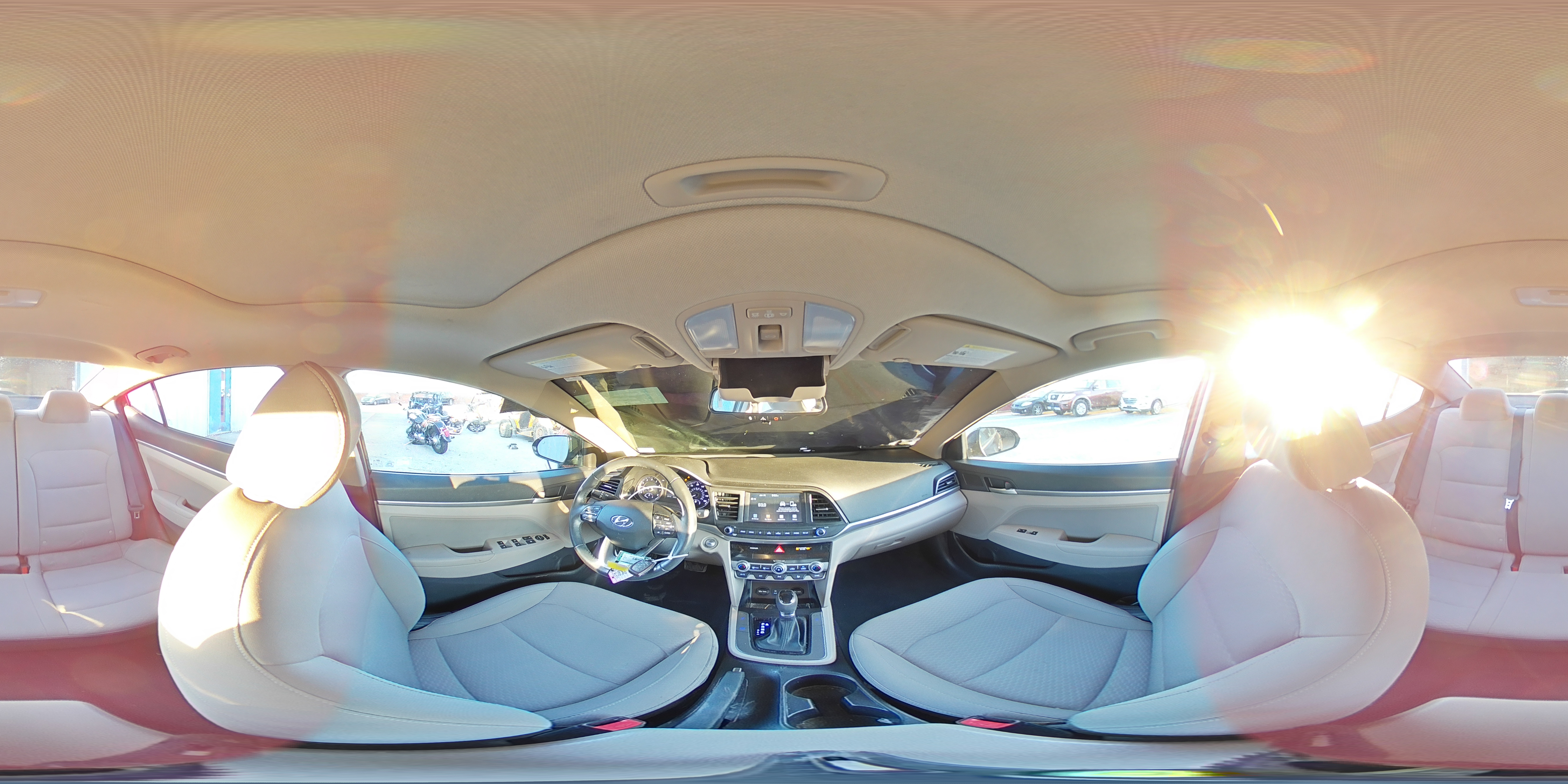 2020 Hyundai Elantra - Image 12