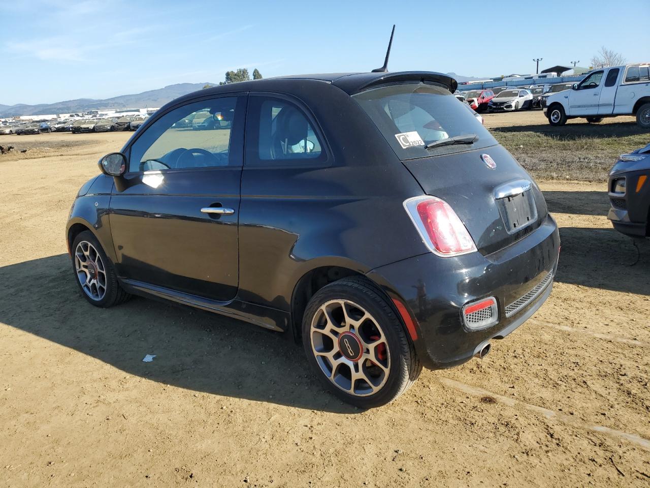 VIN 3C3CFFBR0FT672361 2015 FIAT 500 no.2