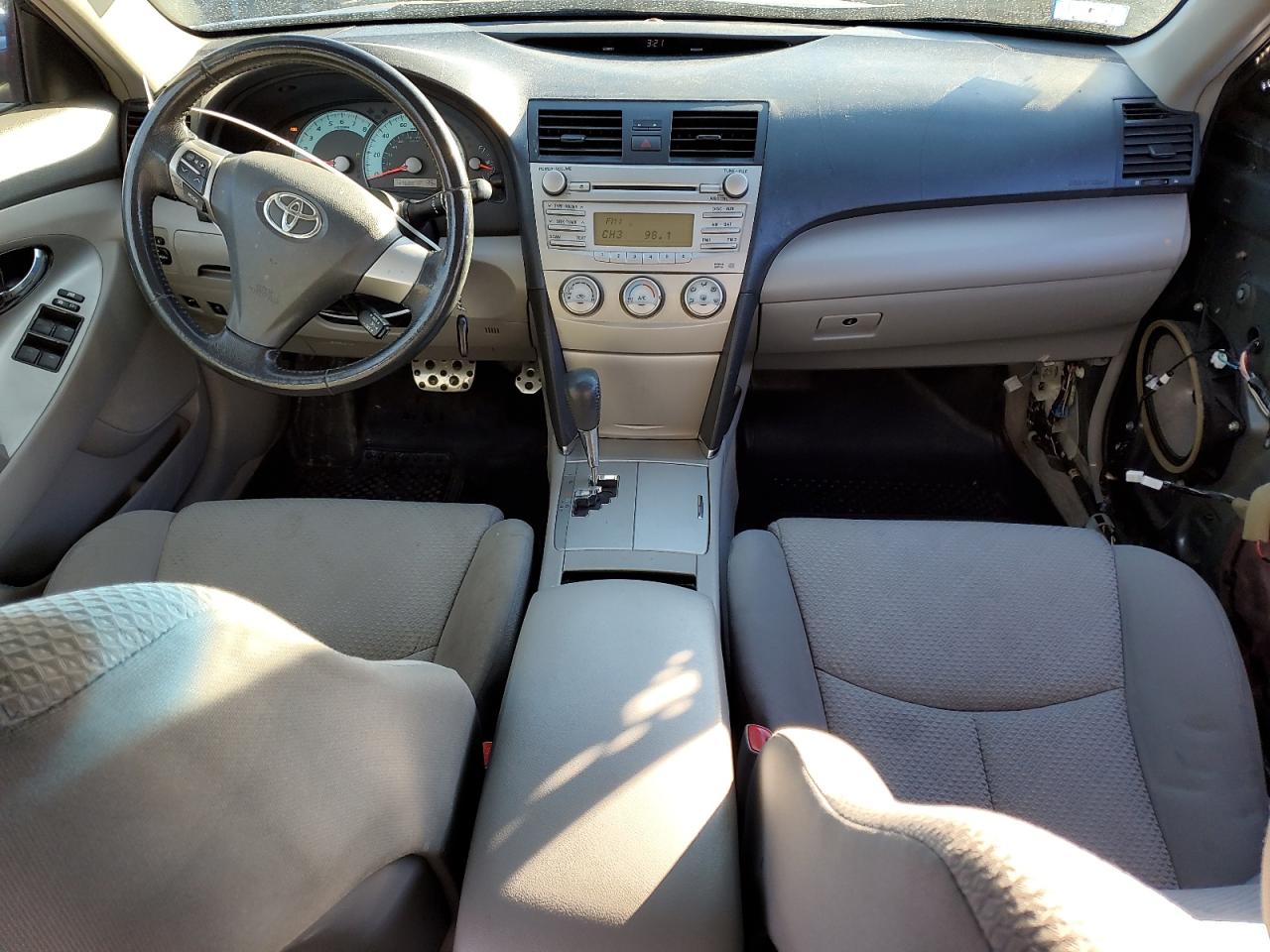 2010 Toyota Camry - Image 8