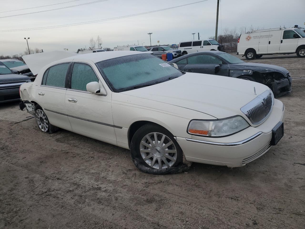 2007 Lincoln Town Car - Image 4
