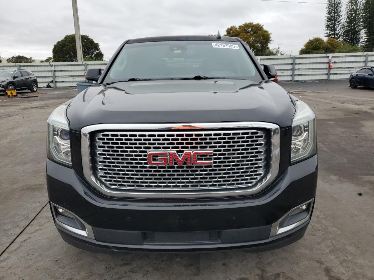 2015 GMC Yukon - Image 5