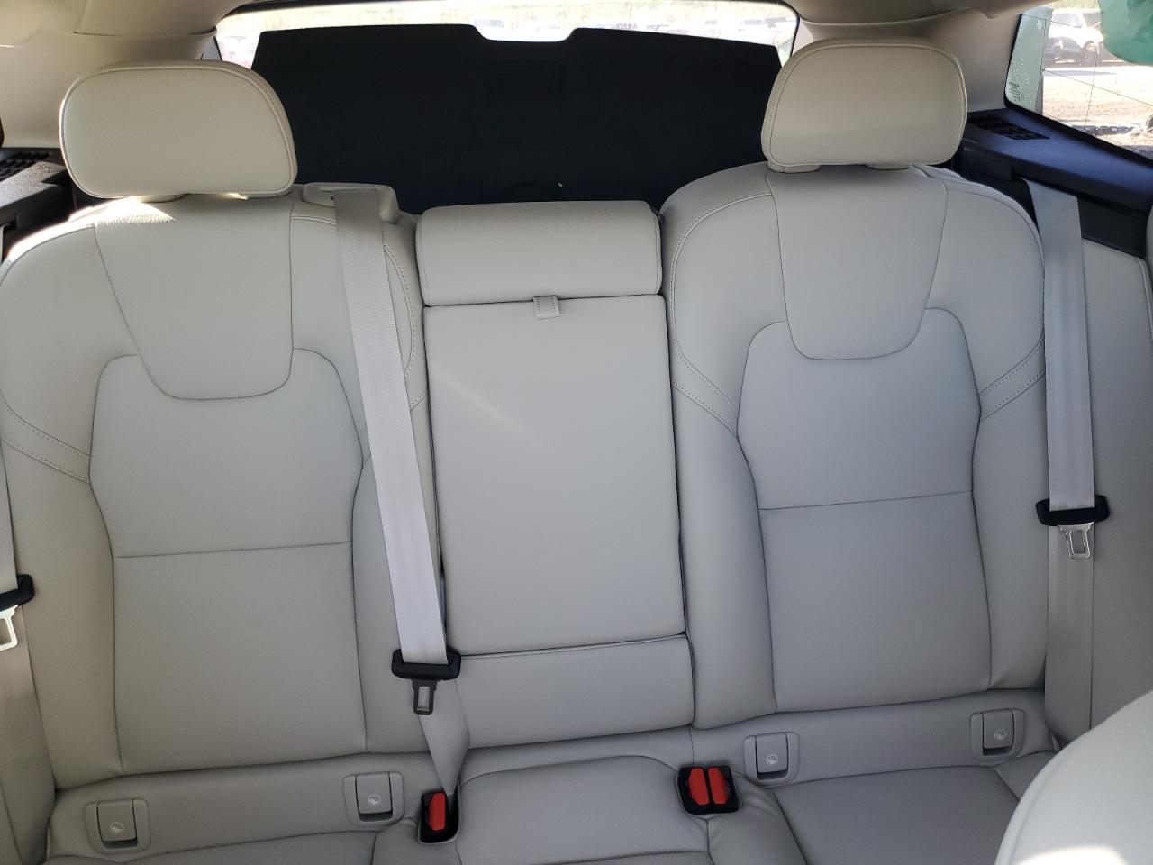 2025 Volvo XC60 - Image 10