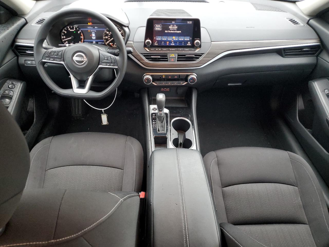 2024 Nissan Altima - Image 8