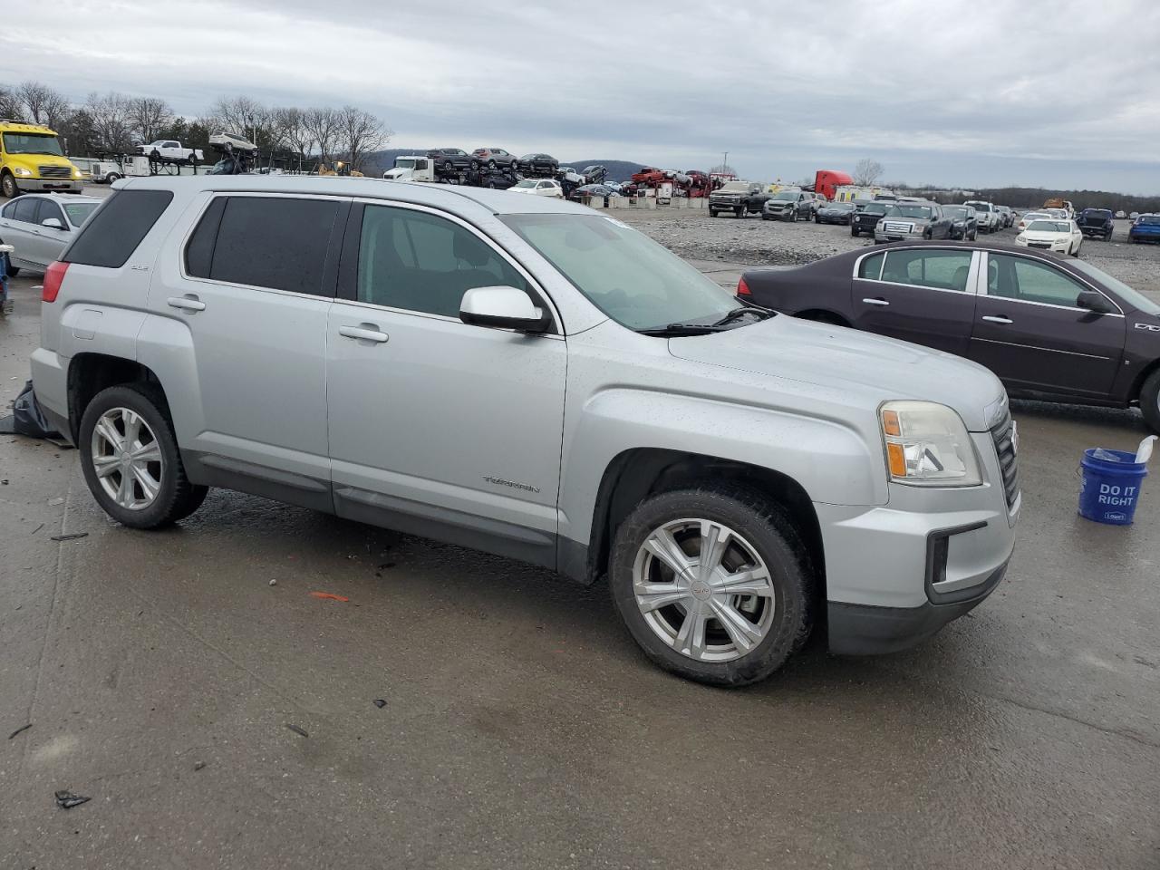 2017 GMC Terrain - Image 4