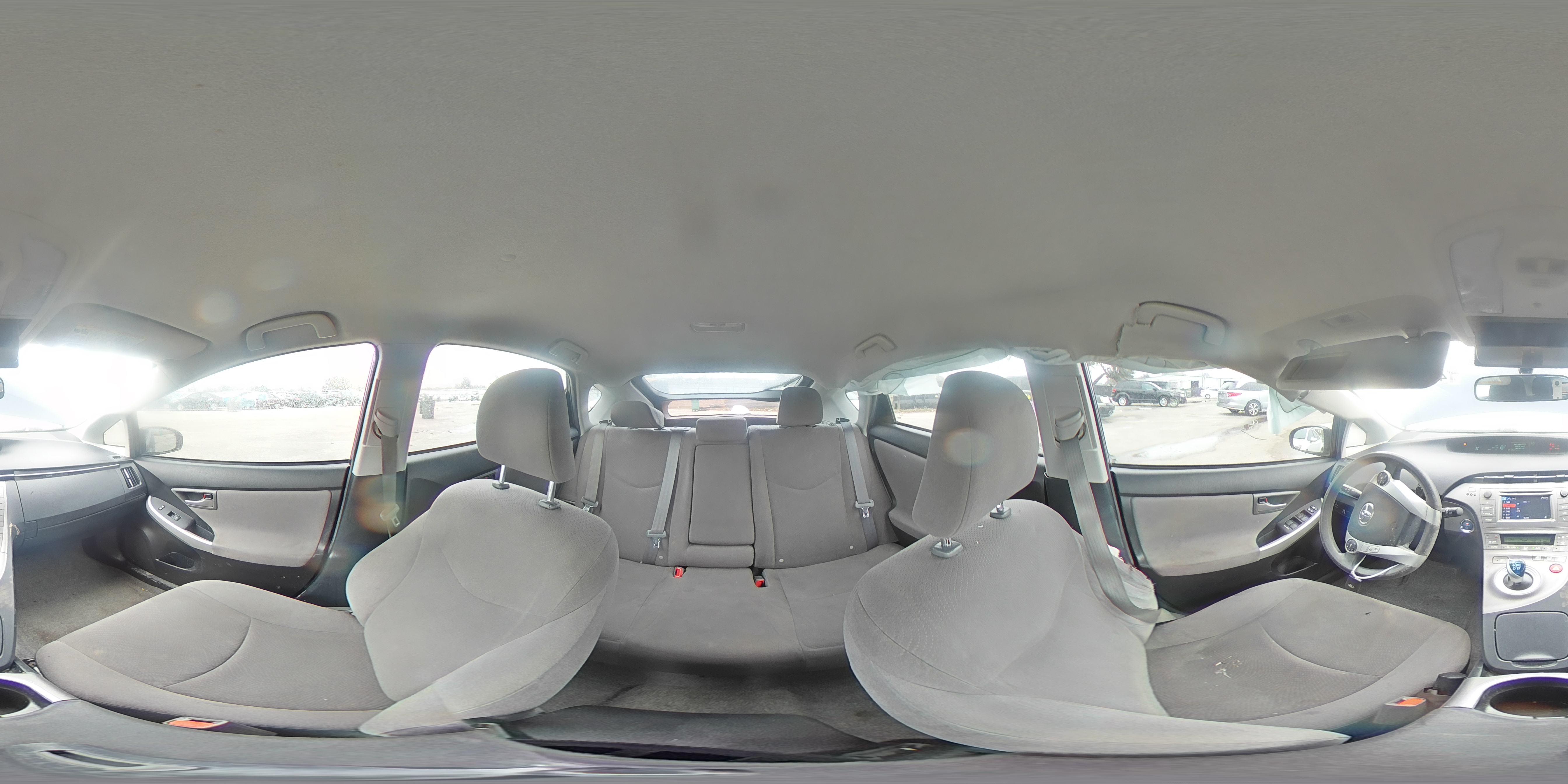2015 Toyota Prius - Image 13
