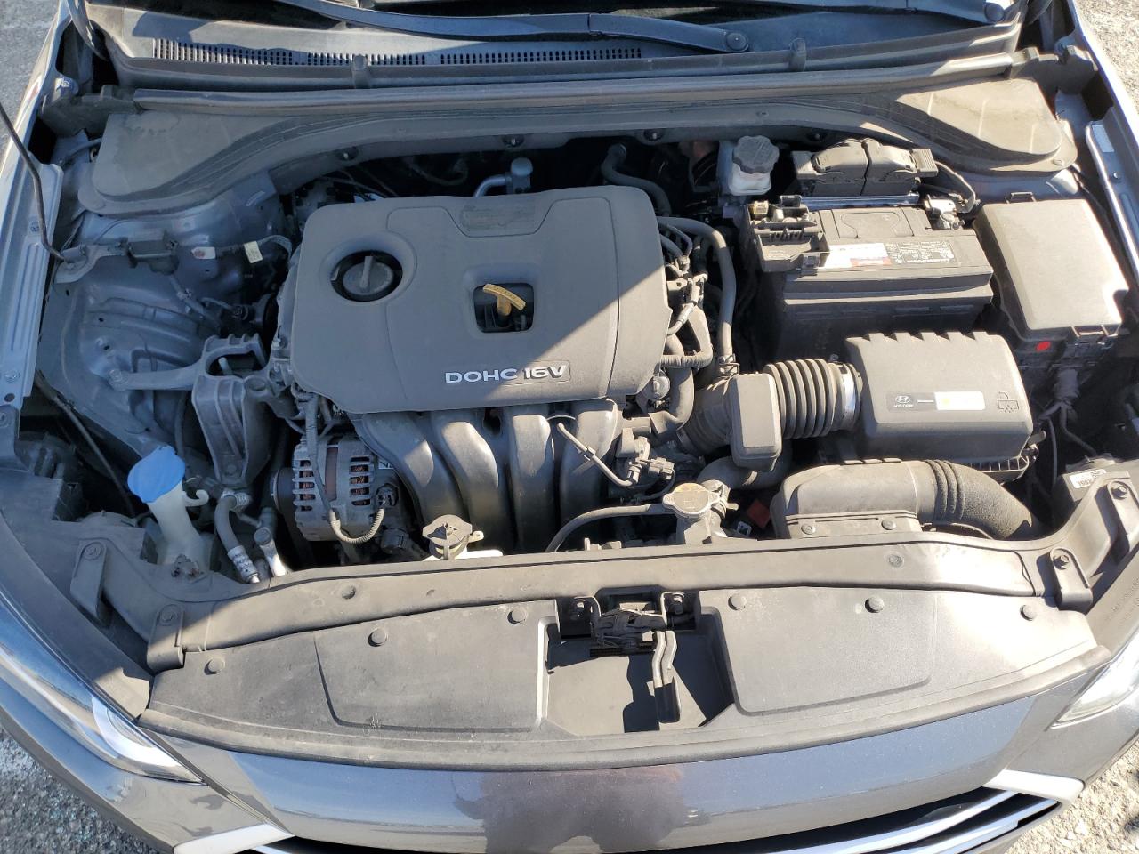 2017 Hyundai Elantra - Image 11