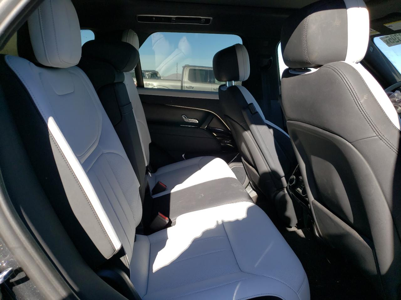 2023 Land Rover Range Rover - Image 11