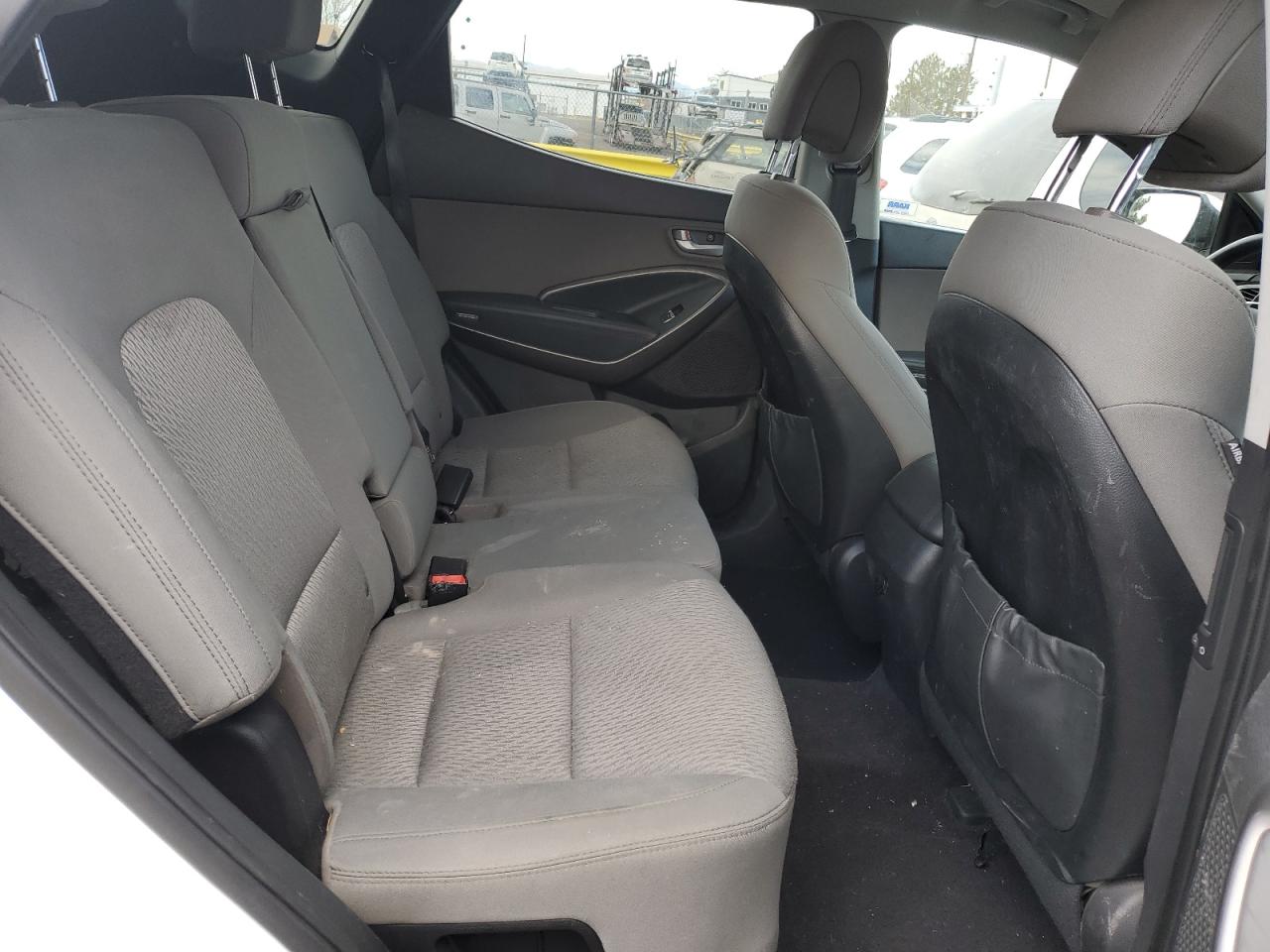 2013 Hyundai Santa Fe - Image 12