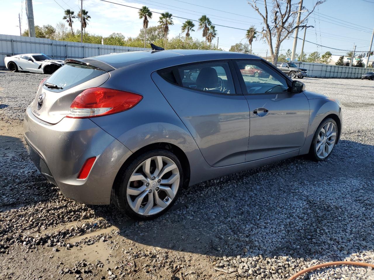 2015 Hyundai Veloster - Image 3