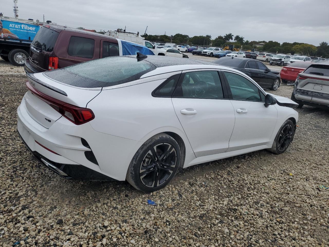2022 Kia K5 - Image 3