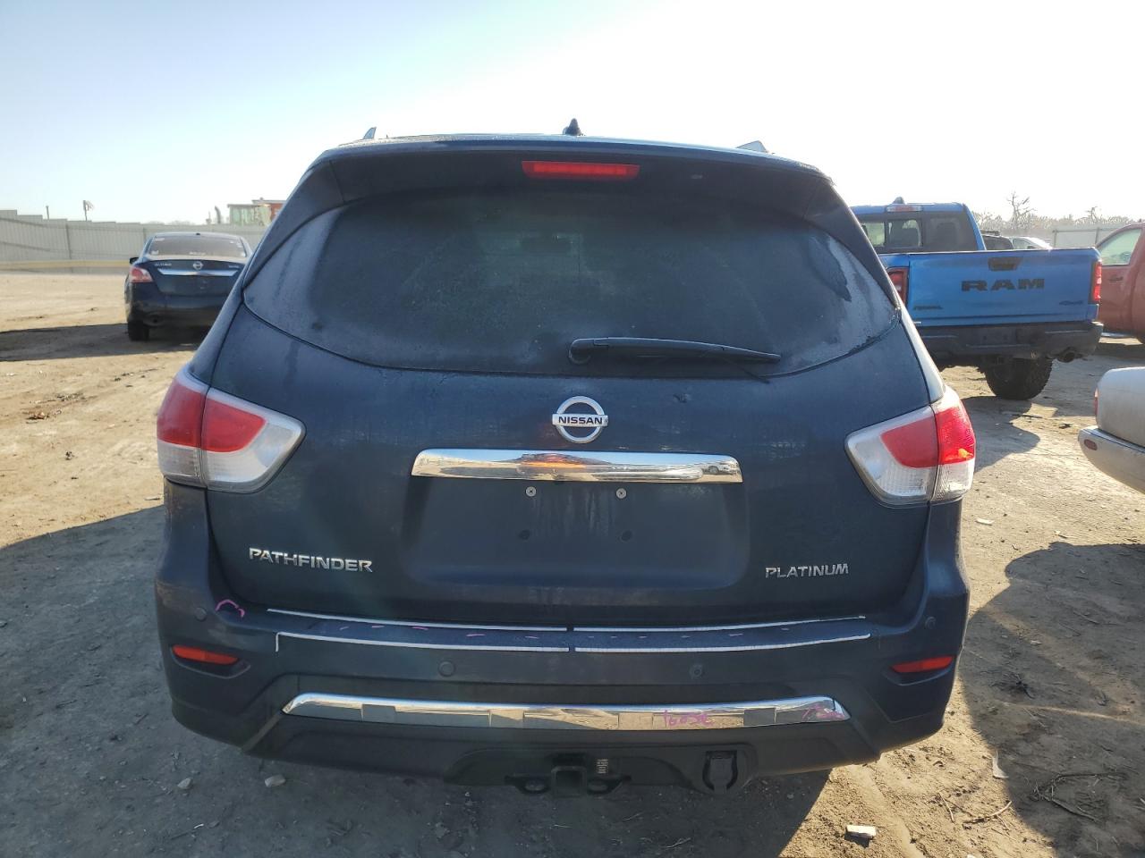 2015 Nissan Pathfinder - Image 6