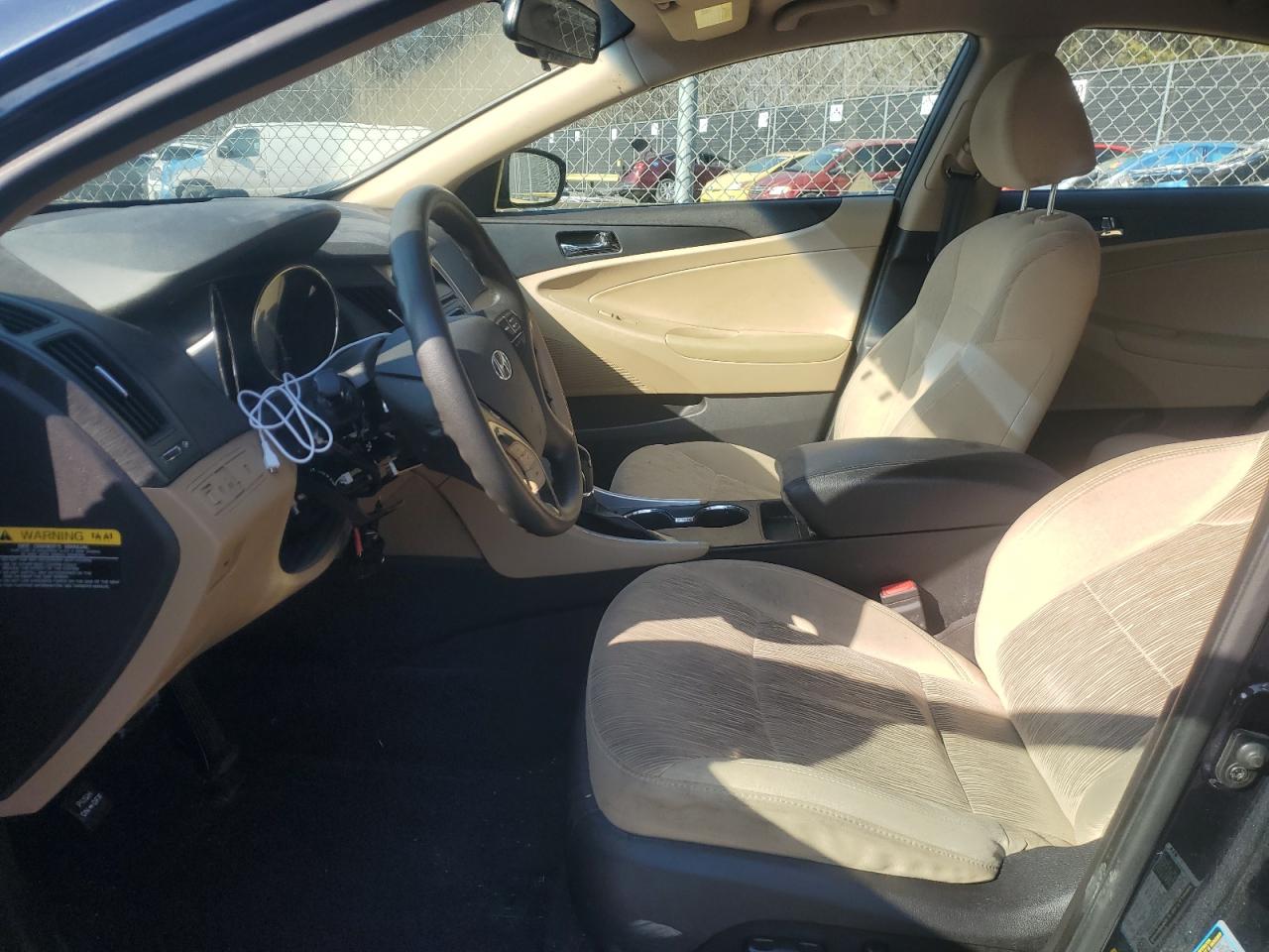 2012 Hyundai Sonata - Image 7