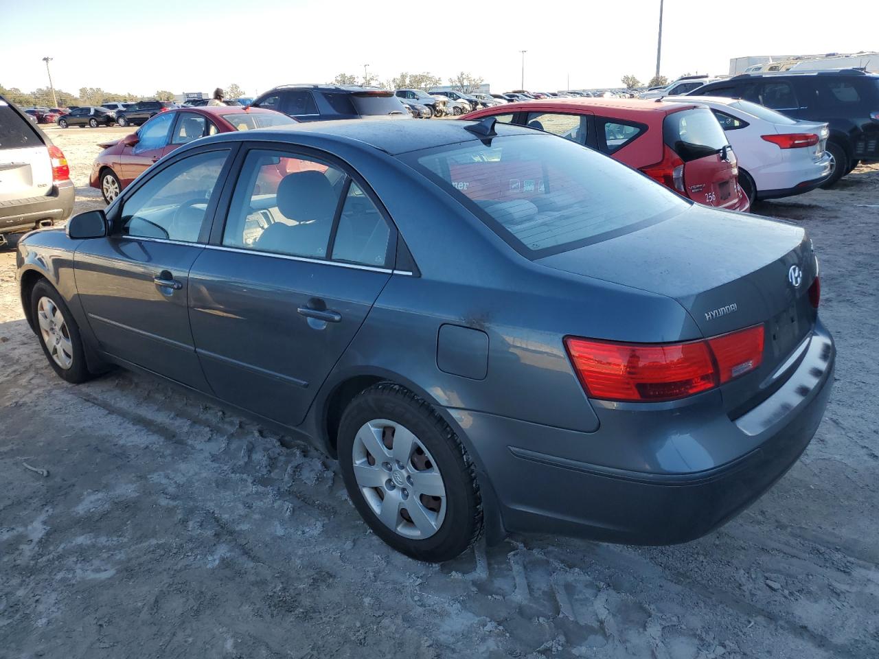 2009 Hyundai Sonata - Image 2