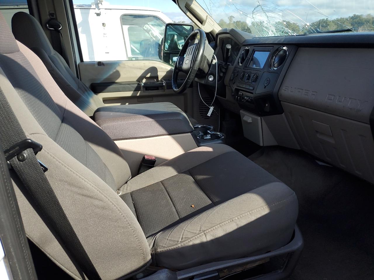2009 Ford F250 - Image 5