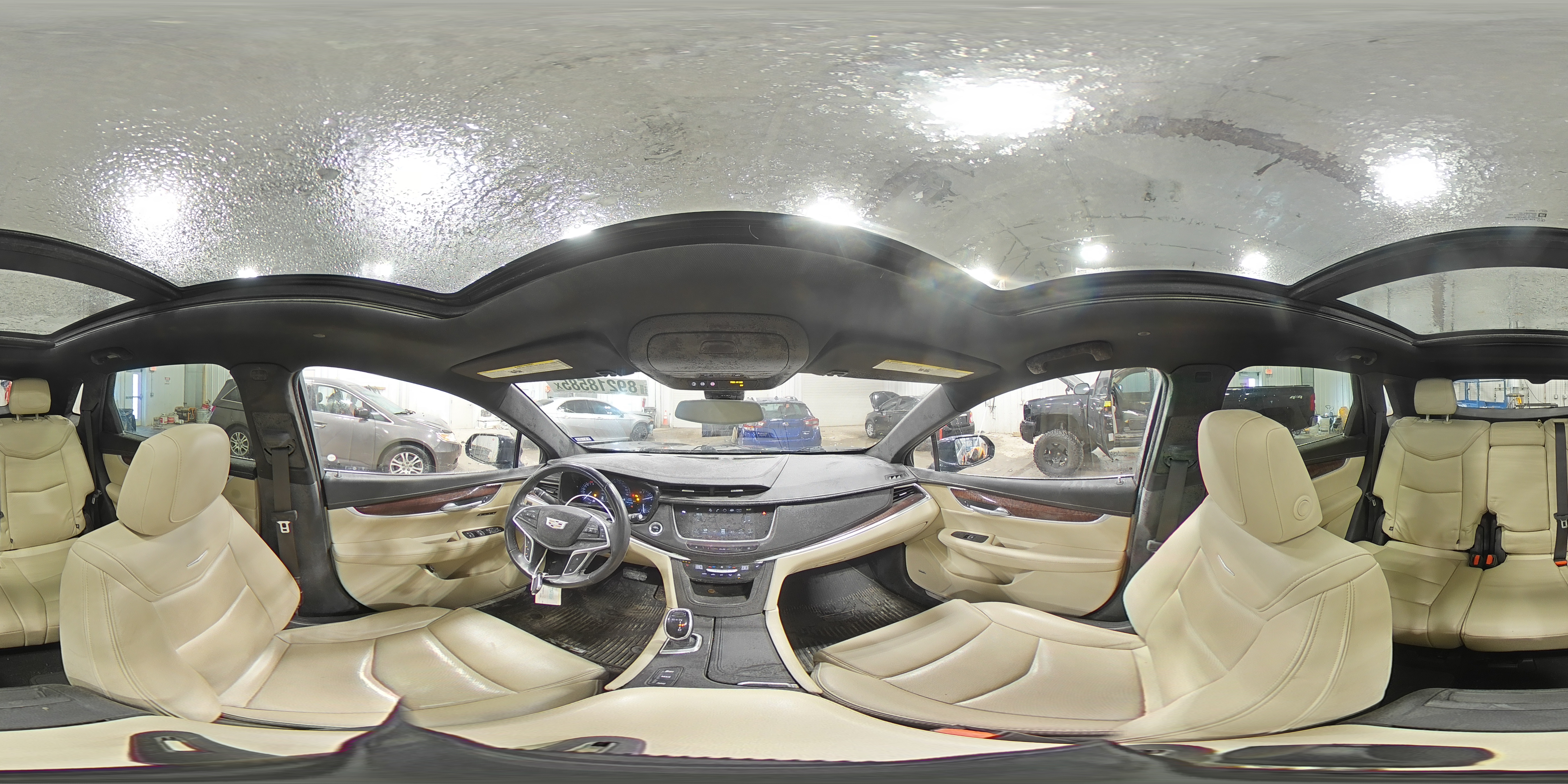 2018 Cadillac XT5 - Image 15