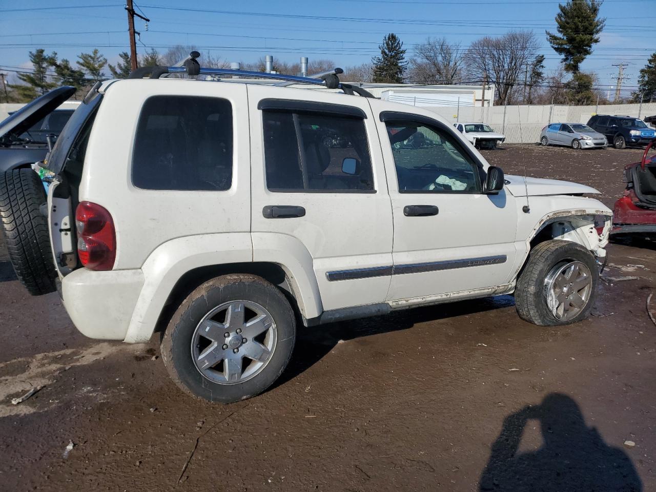 2005 Jeep Liberty (North America) - Image 3