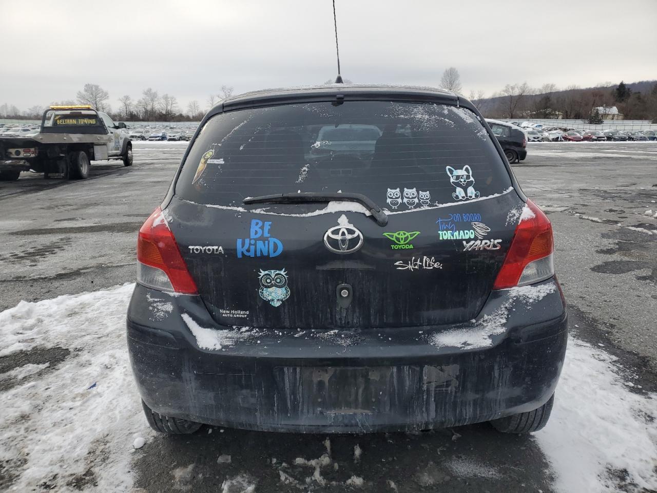 2011 Toyota Yaris - Image 6