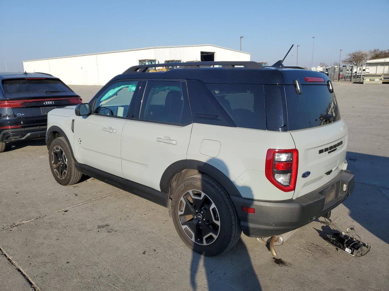 2022 Ford Bronco - Image 2