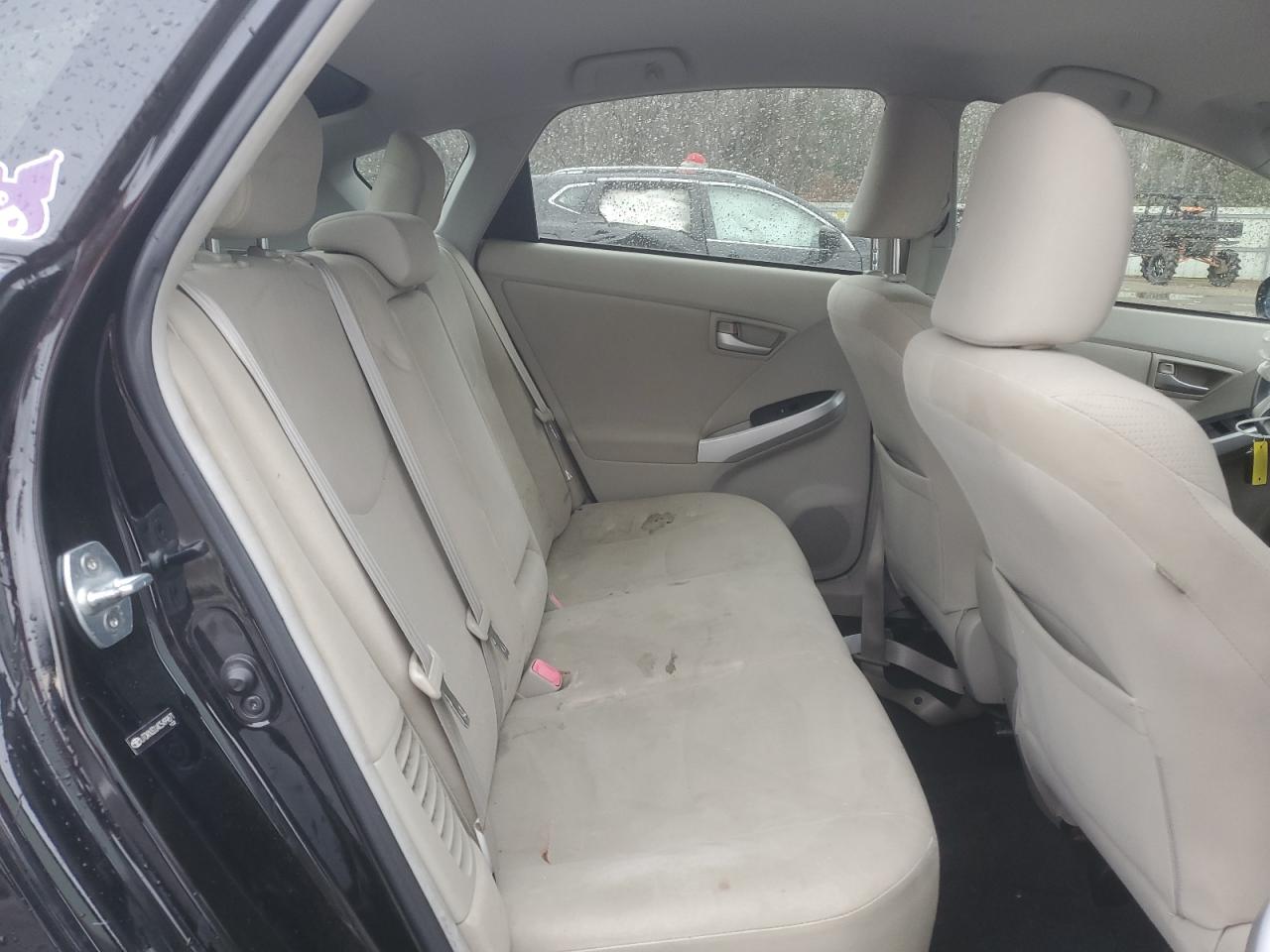 2012 Toyota Prius - Image 10