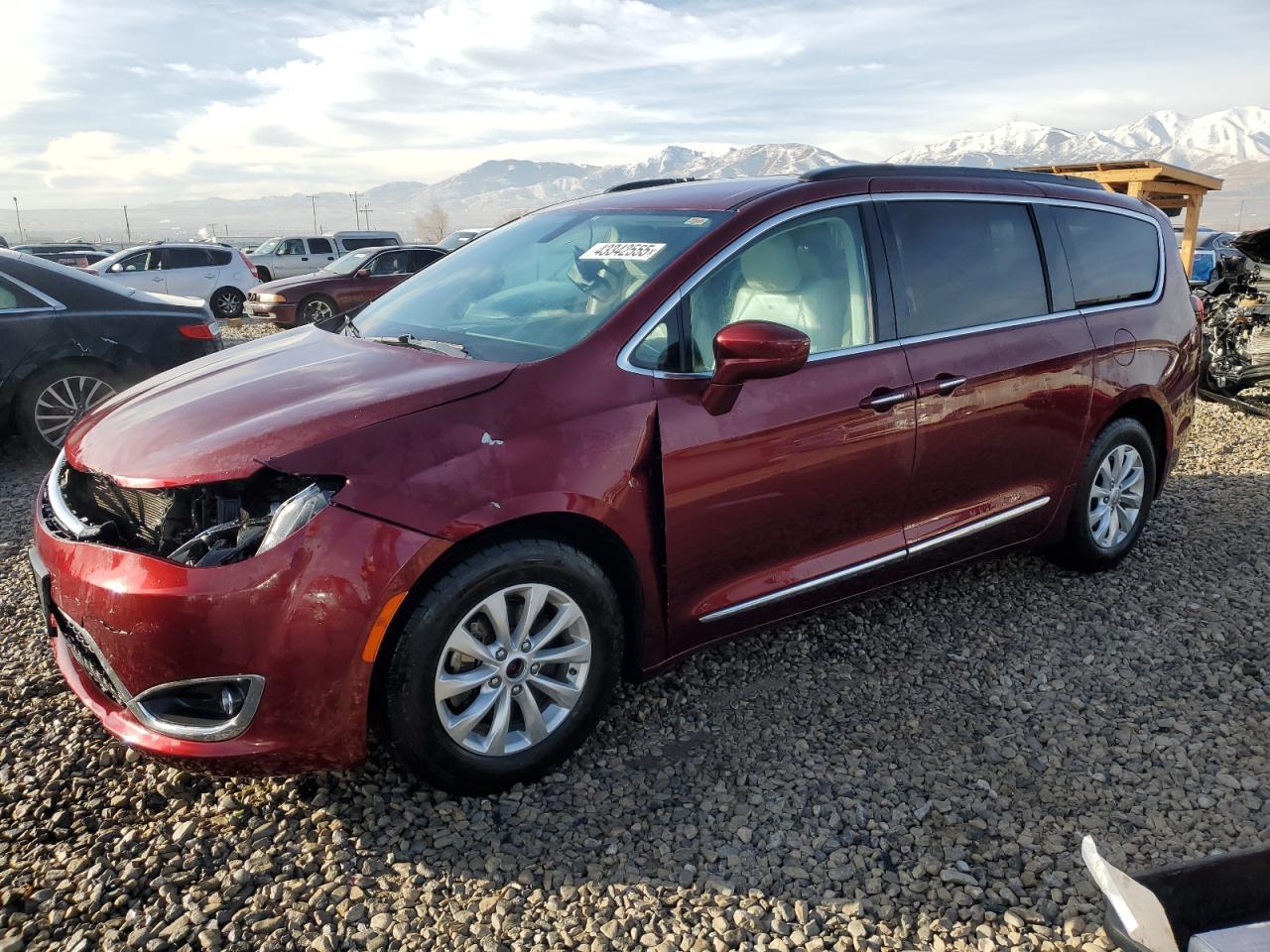 2017 Chrysler Pacifica - Image 1