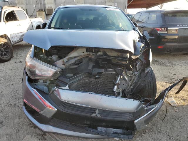  MITSUBISHI OUTLANDER 2016 Srebrny