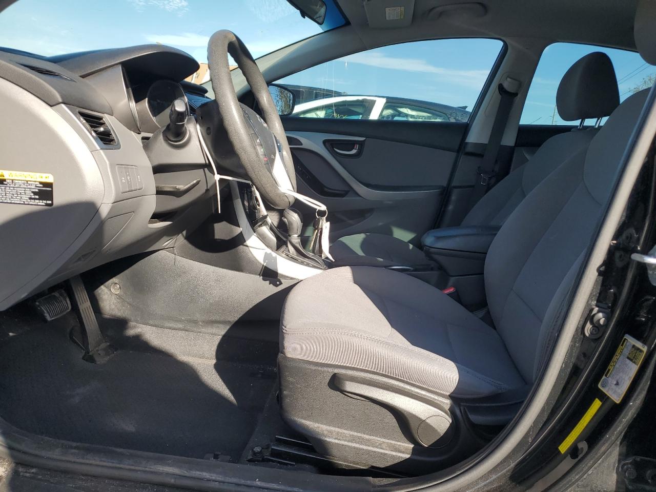 2016 Hyundai Elantra - Image 7