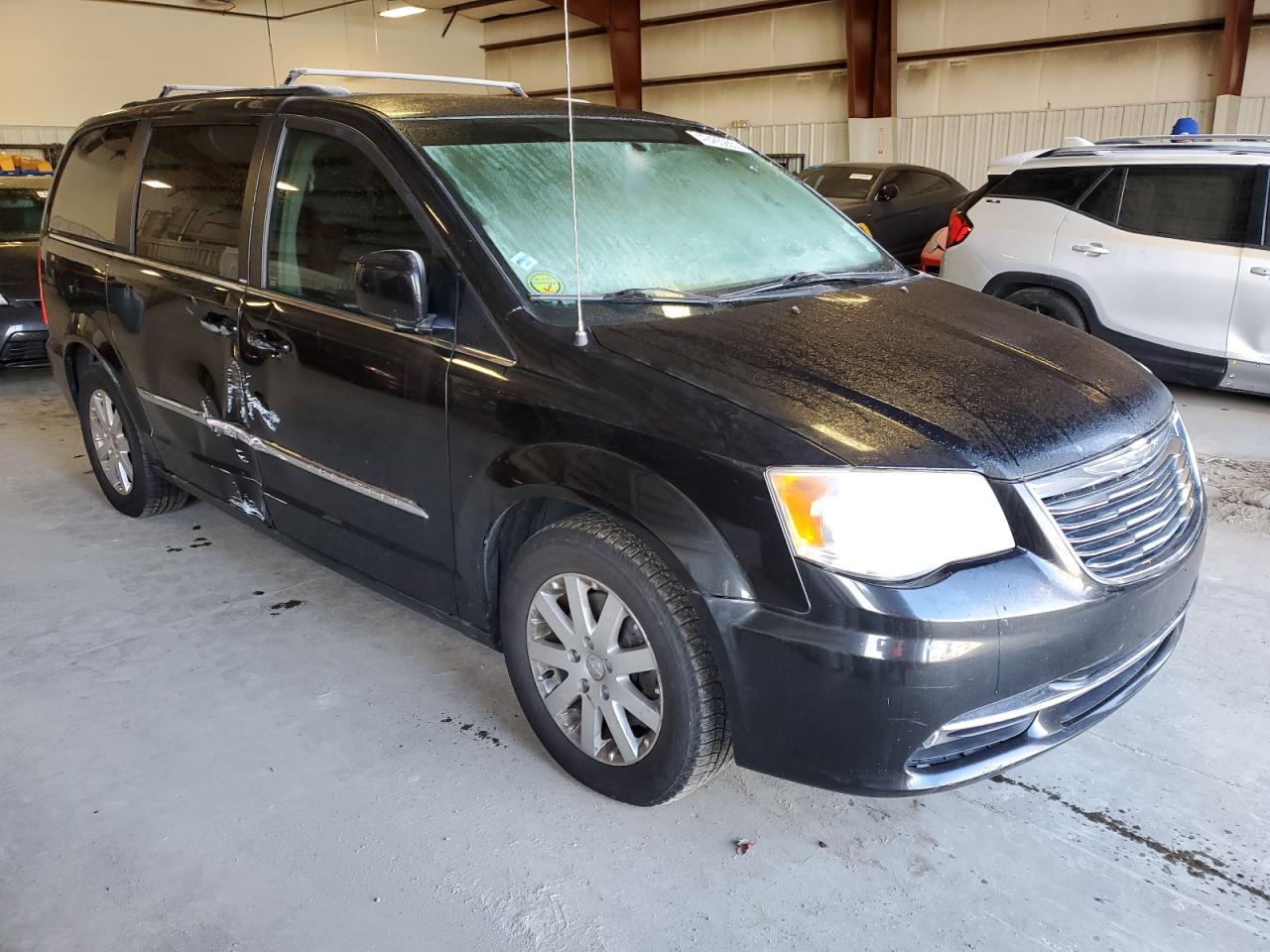 2014 Chrysler Town & Country - Image 4